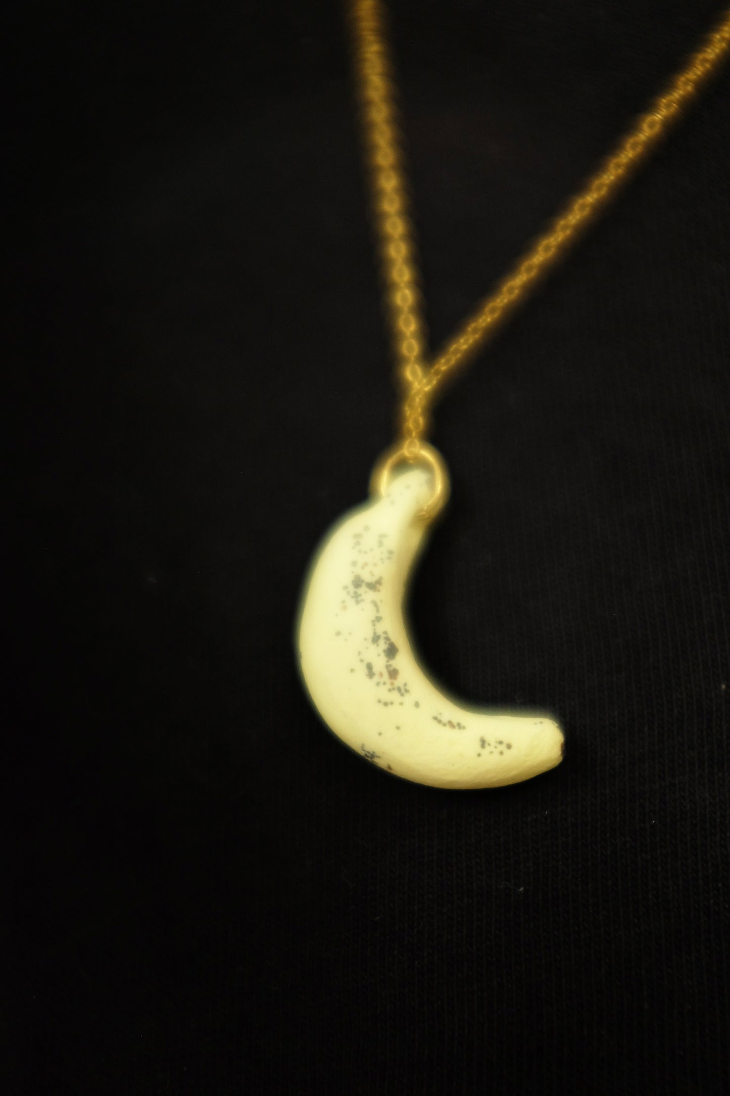 Banana-mulet necklace