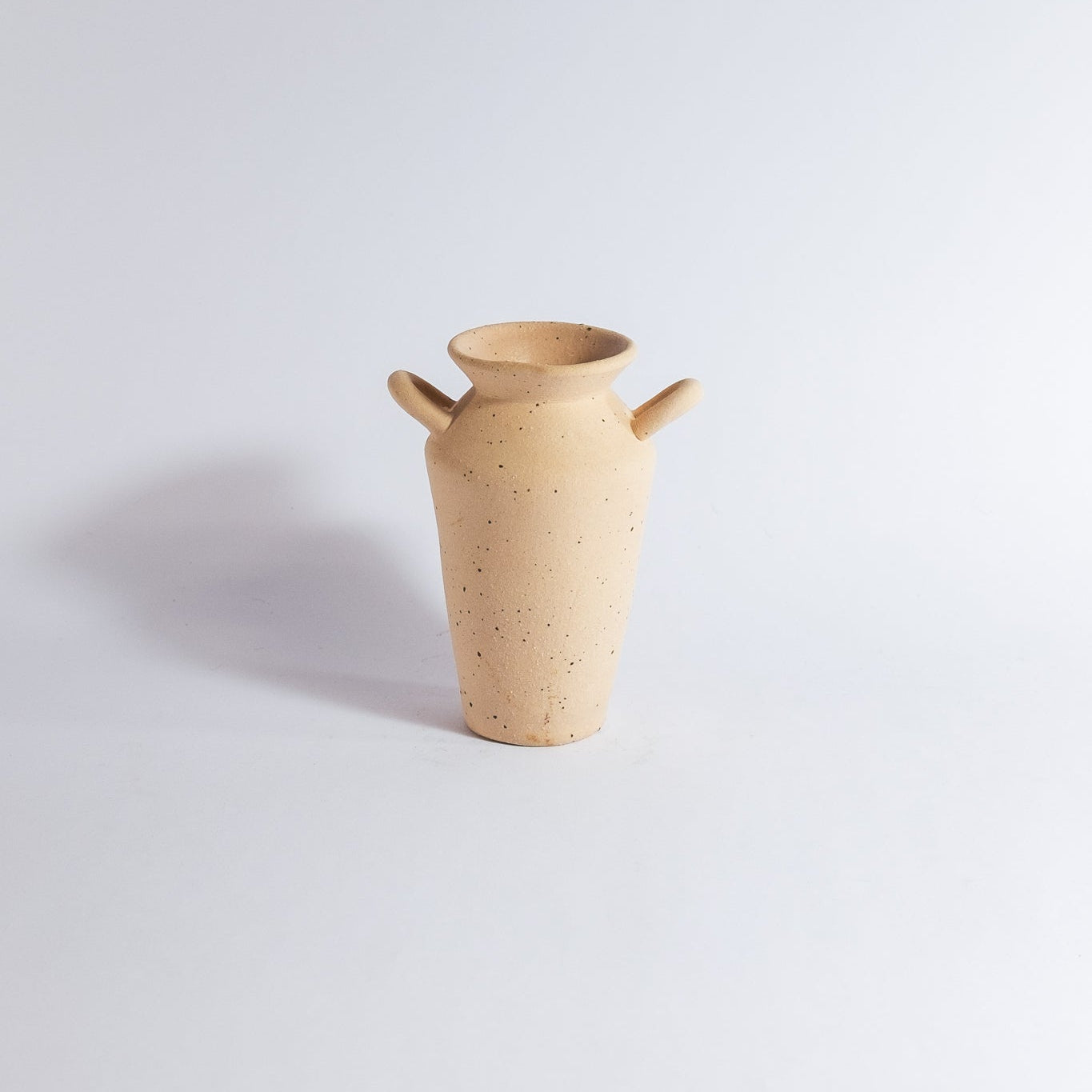 Pink small ceramic vase | Assorted